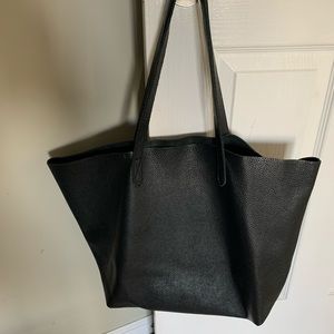 Cuyana classic leather tote
